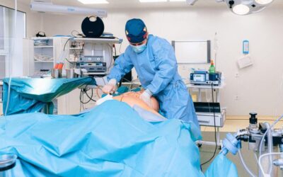 Liposuccion et cryolipolyse, deux méthodes bien différentes mais toutes les deux très efficaces :